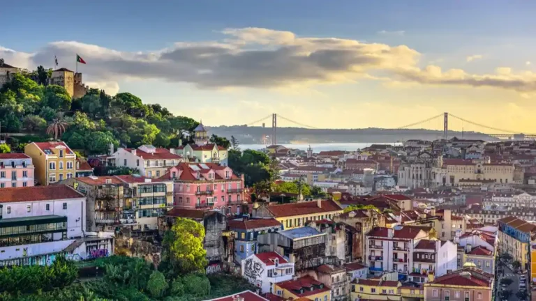 Lisboa: Avenida da Liberdade volta a cumprir limite legal de dióxido de azoto, mas níveis continuam acima das metas futuras